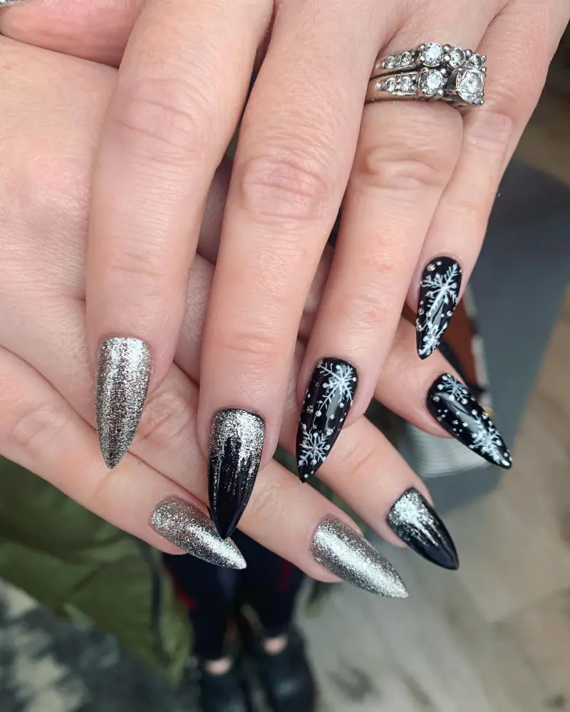 black winter nails