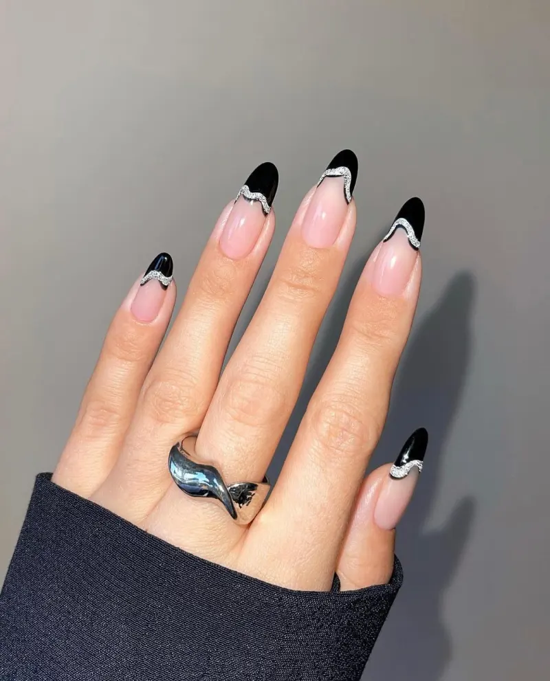 black winter nails