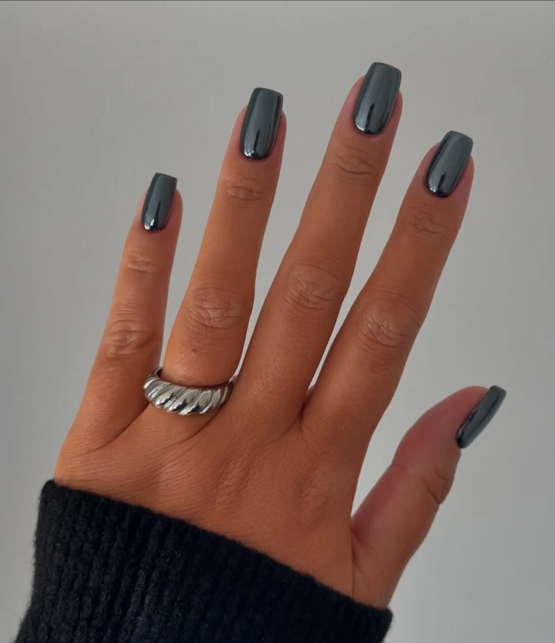 black winter nails