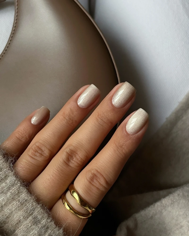 Minimalist Nails