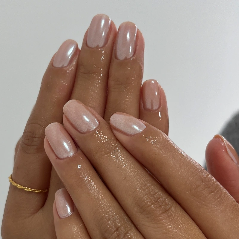 Minimalist Nails