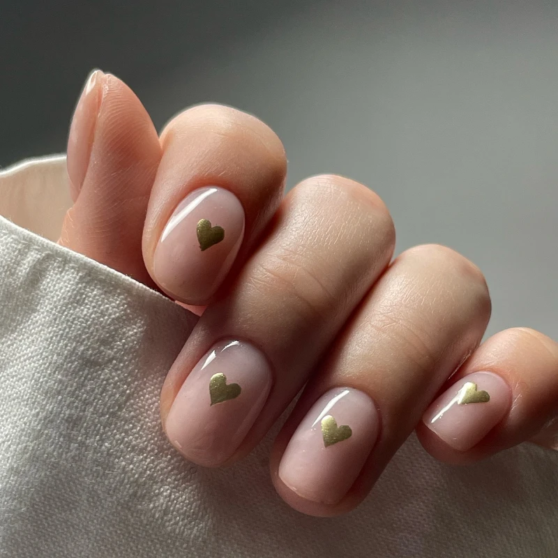 Minimalist Nails