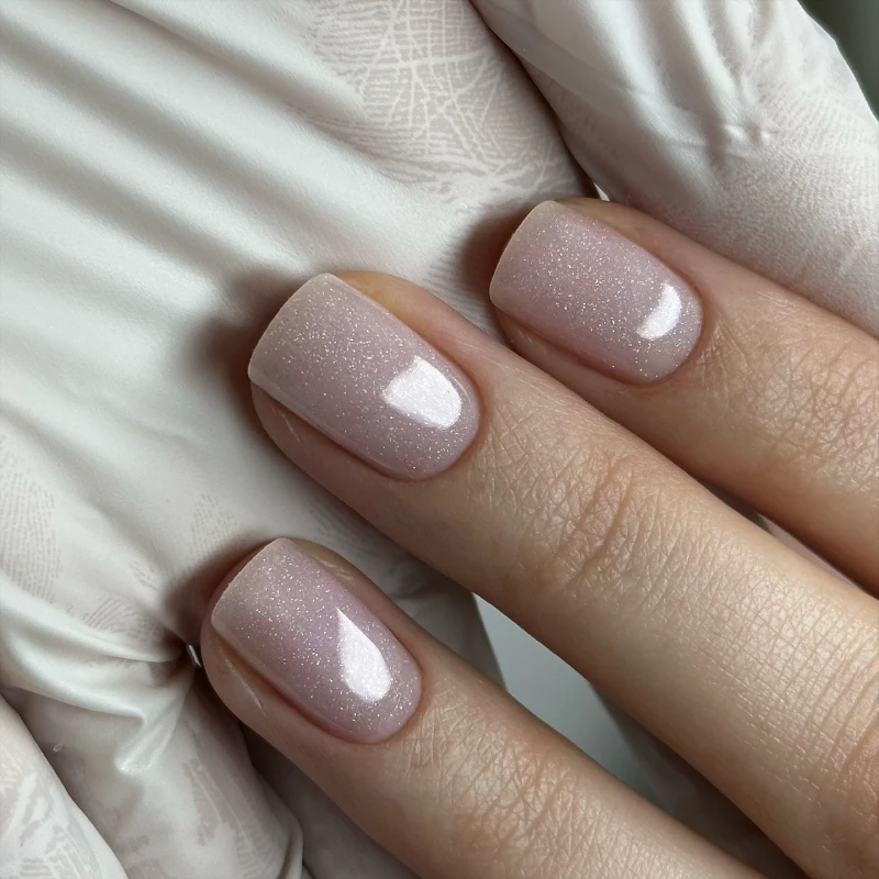 Minimalist Nails