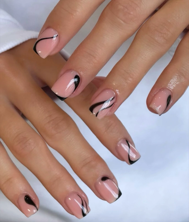 Minimalist Nails