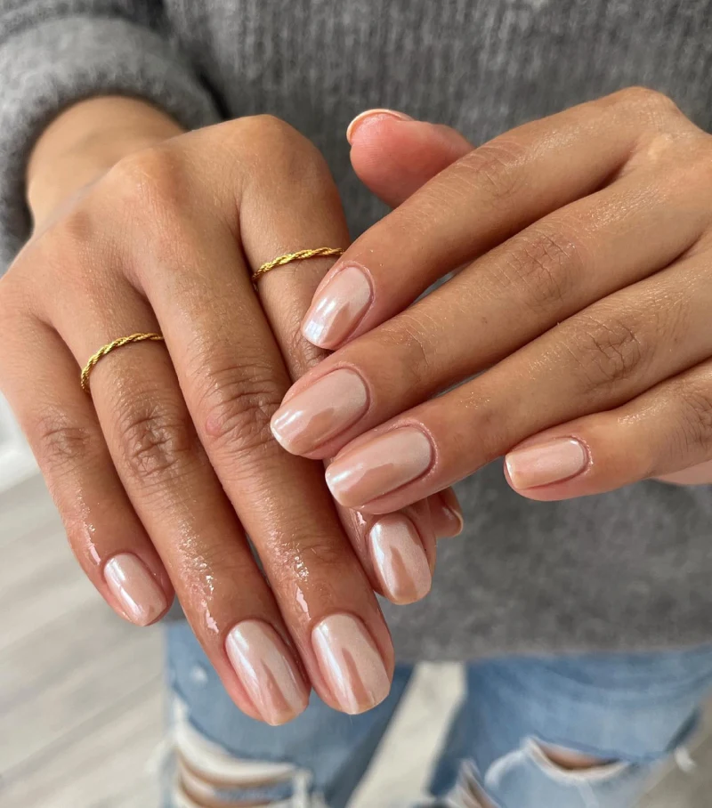 Minimalist Nails